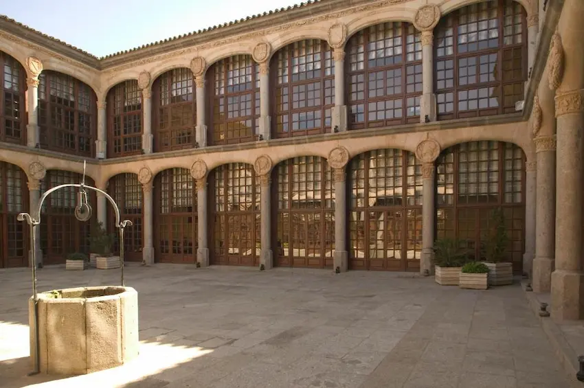 Patio renacentista del Parador de Zamora, Palacio de los Condes de Alba y Aliste